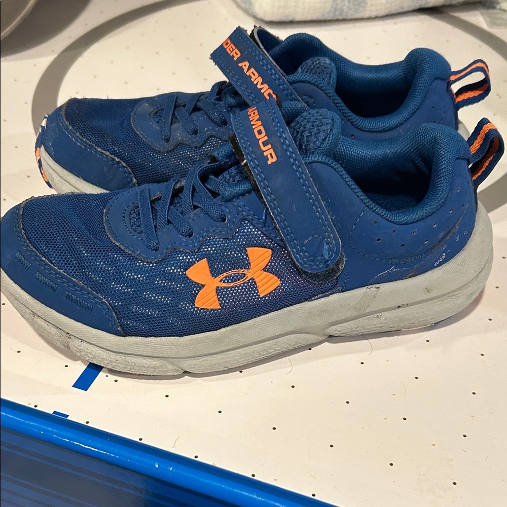 Under Armour Kids Sneakers in Blue and Orange
